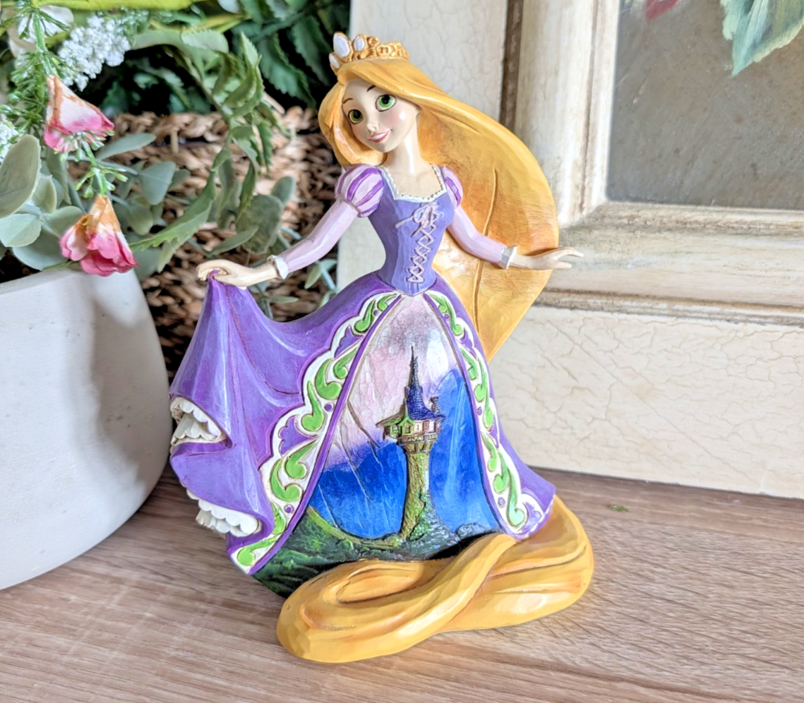 Disney Traditions Rapunzel Daring Heights 4045240 Castle Dress – full figurine view