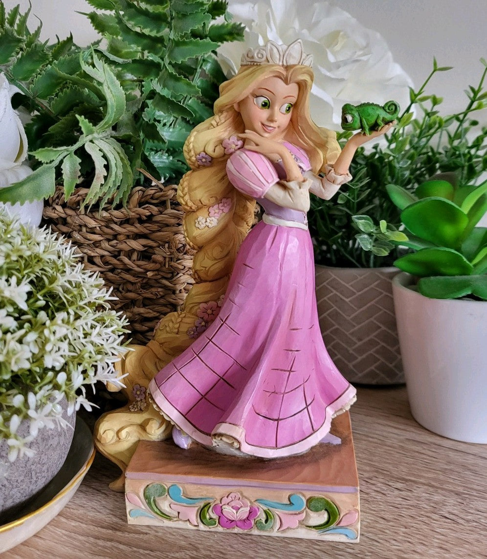 Disney Traditions Rapunzel and Pascal Loyalty and Love 4037514 figurine - view 1