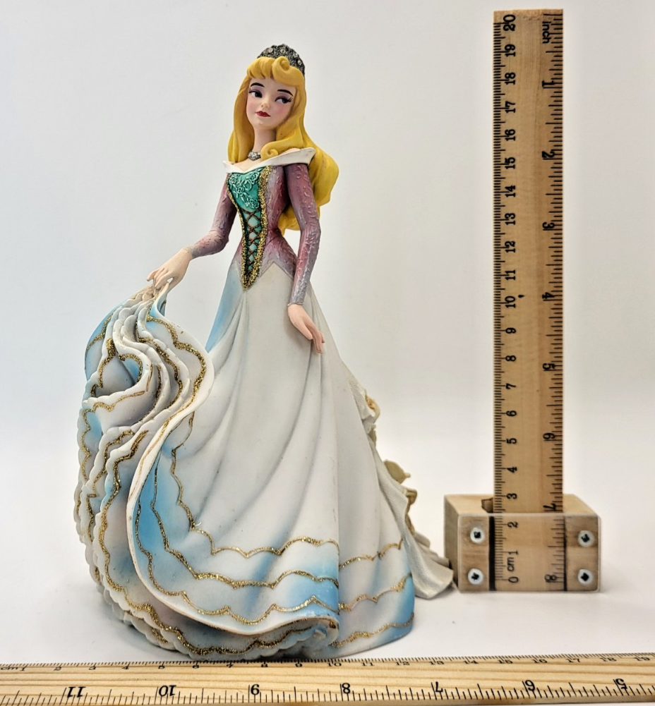 Disney Aurora Sleeping Beauty Couture de Force Figurine 4031543 Enesco Ornament10