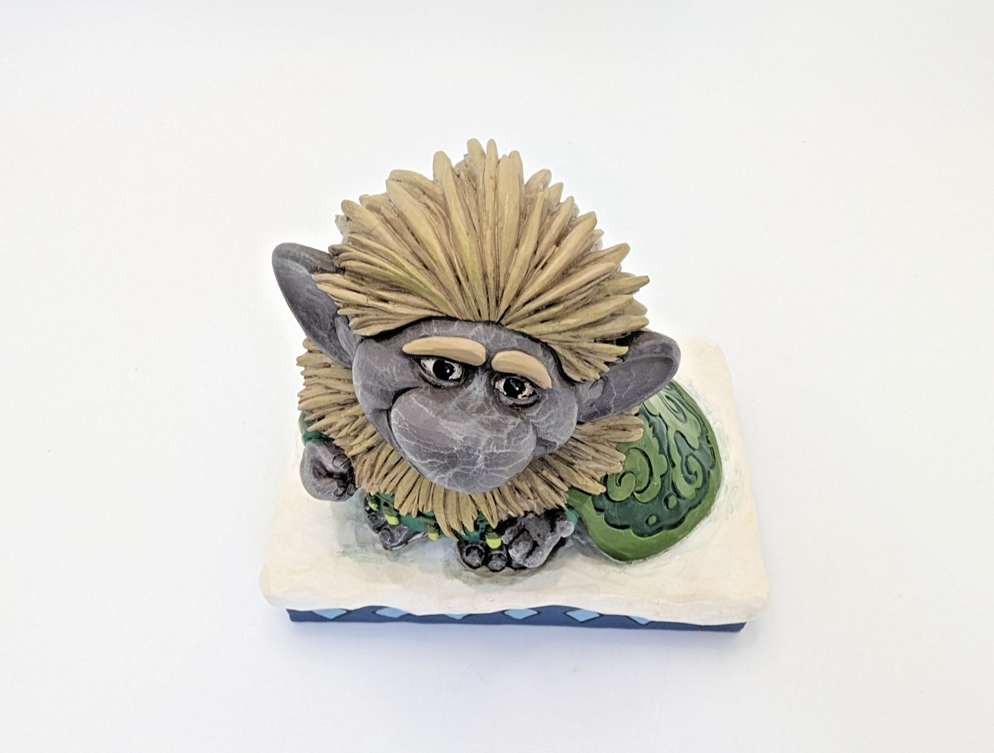 Grand Pabbie Wise Shaman Frozen figurine rear detail