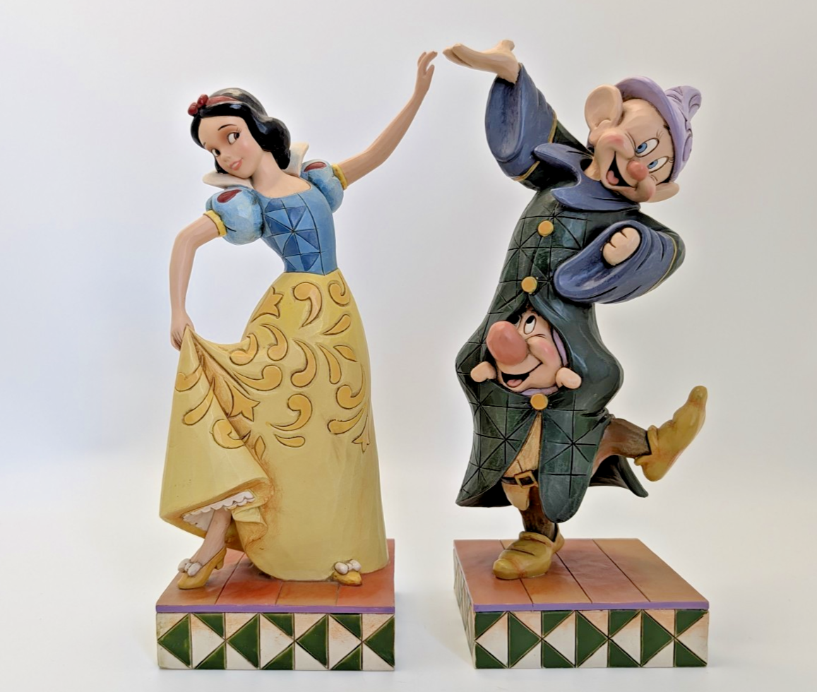 Disney Traditions Snow White and Dopey Dancing Partners boxed figurine