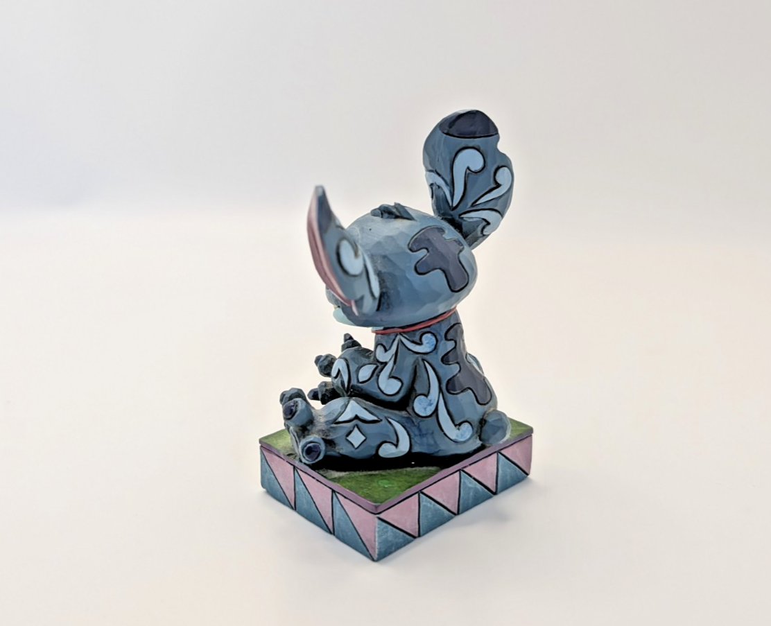 Disney Traditions Stitch Ohana Means Family figurine 4016555 heart detail