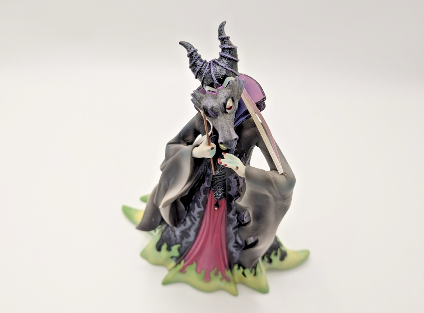 Disney Showcase Maleficent Masquerade Figurine Couture De Force Villain18