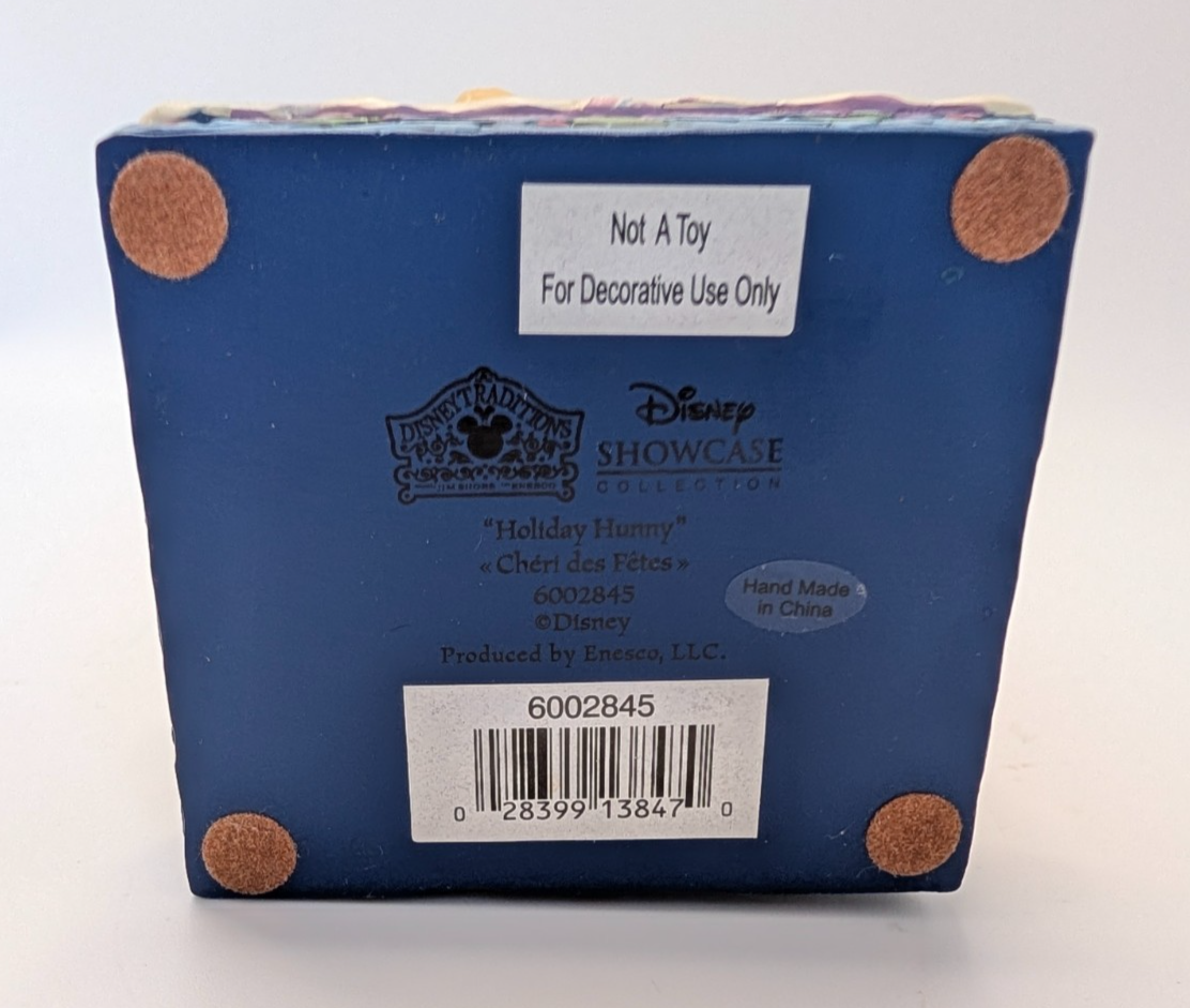 Disney Traditions Winnie the Pooh Holiday Hunny 6002845 – right-side view