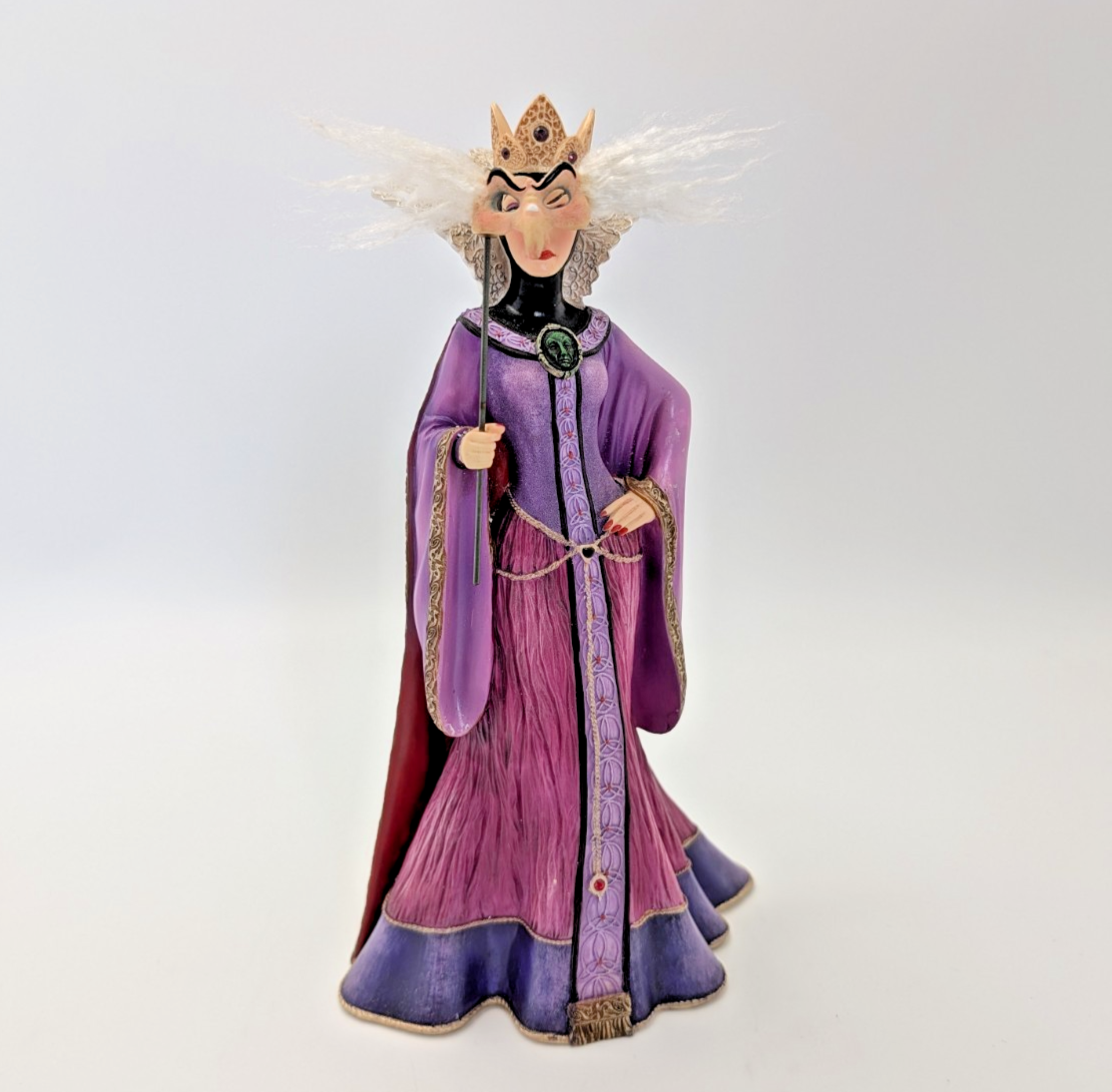Disney Showcase Couture de Force Evil Queen Masquerade figurine photo 7