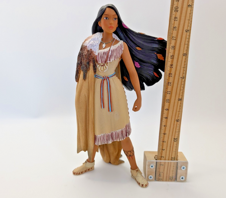 Disney Showcase Couture de Force Pocahontas 6008692 by Enesco - Unboxed - product view 18