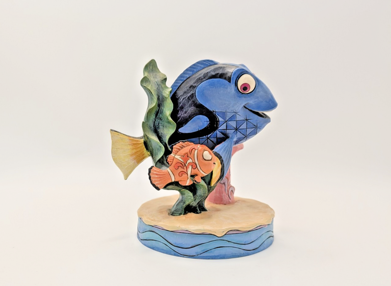 Disney Traditions Showcase Finding Nemo Floating Friendship Dory Fish Figurine2