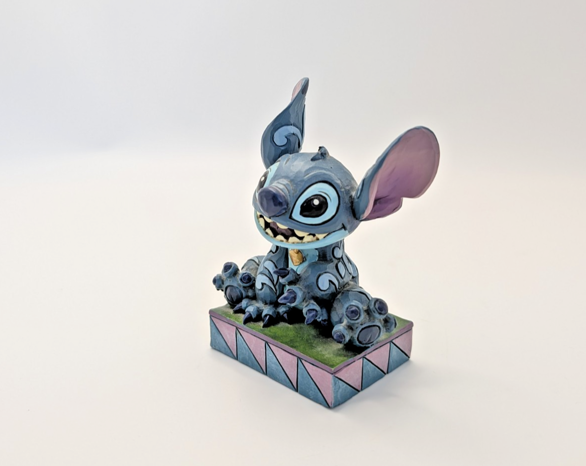 Disney Traditions Stitch Ohana Means Family figurine 4016555 rear view