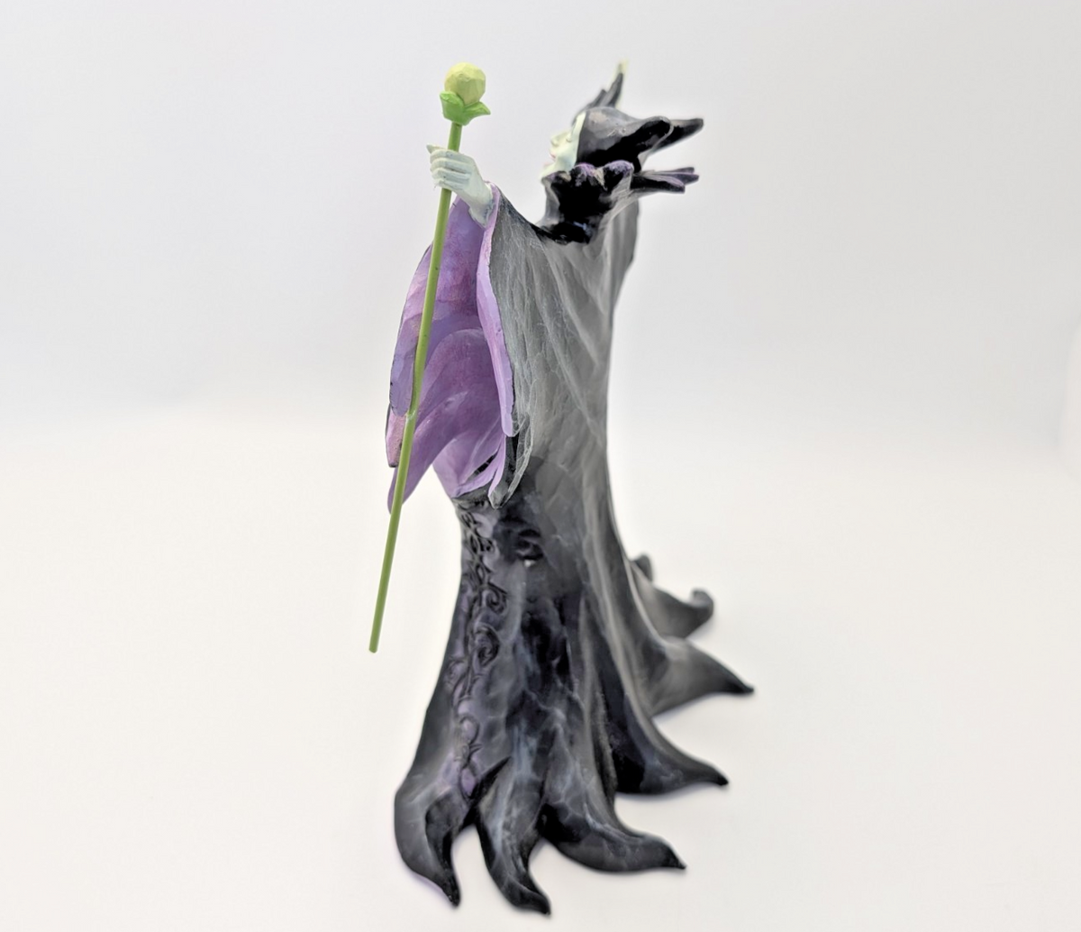 Disney Traditions Maleficent Malevolent Madness figurine 4055439 Maleficent face and horn detail