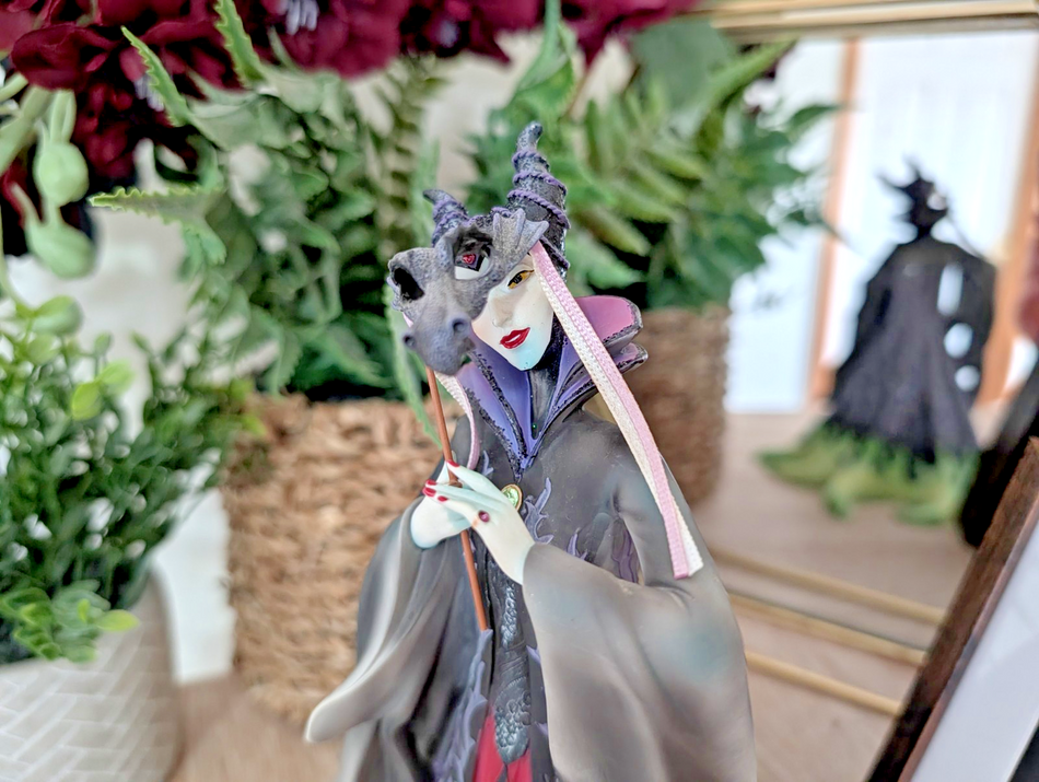 Disney Showcase Maleficent Maskenball Figur 4046616