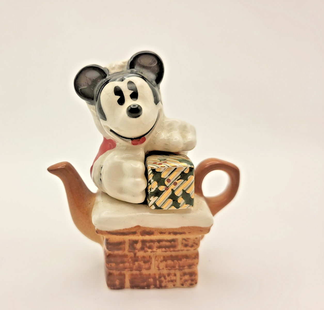 Disney Cardew Tiny Teapot Mickey Mouse Christmas Limited Edition0