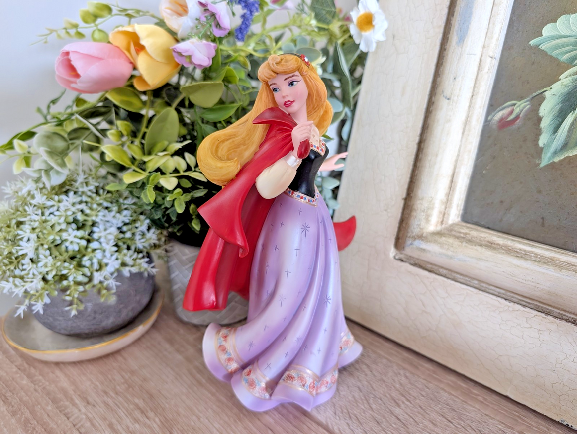 Disney Showcase Aurora as Briar Rose 4055792 Couture de Force – full figurine view