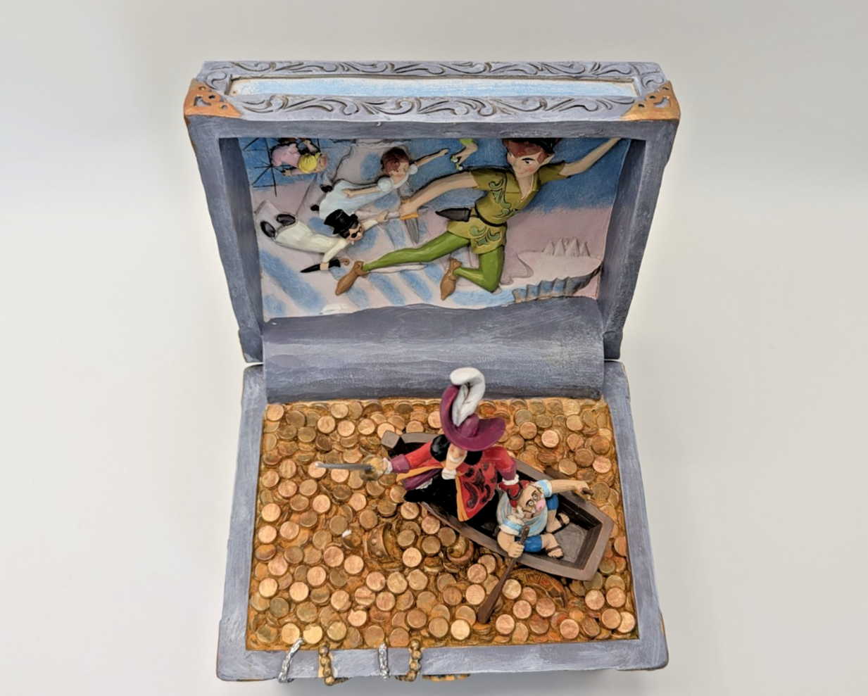 Disney Traditions Treasure-Strewn Tableau Peter Pan Figurine Captain Hook Wendy18