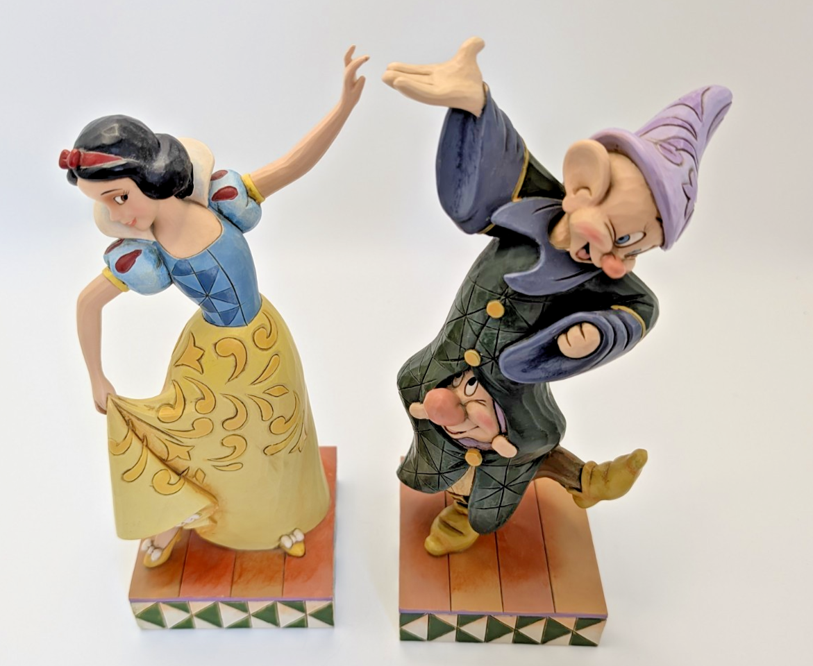 Disney Traditions Snow White and Dopey Dancing Partners boxed figurine