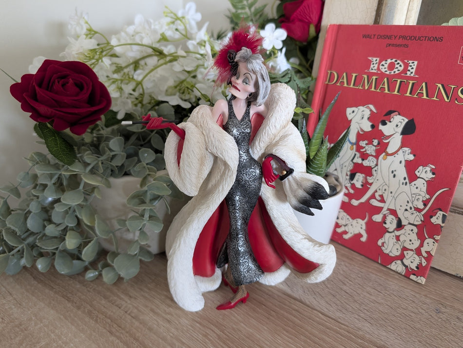 Disney Showcase Couture de Force Cruella De Vil Figurine Boxed 4031541