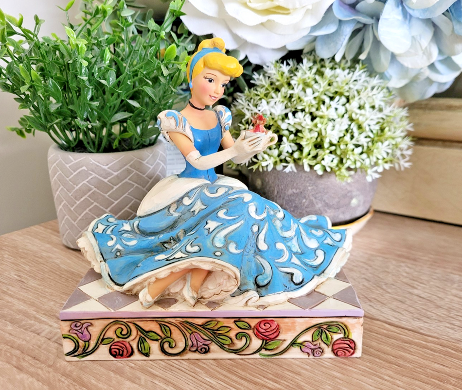 Disney Traditions Cinderella Figurine Caring And Couragious Ornament Jim Shore0