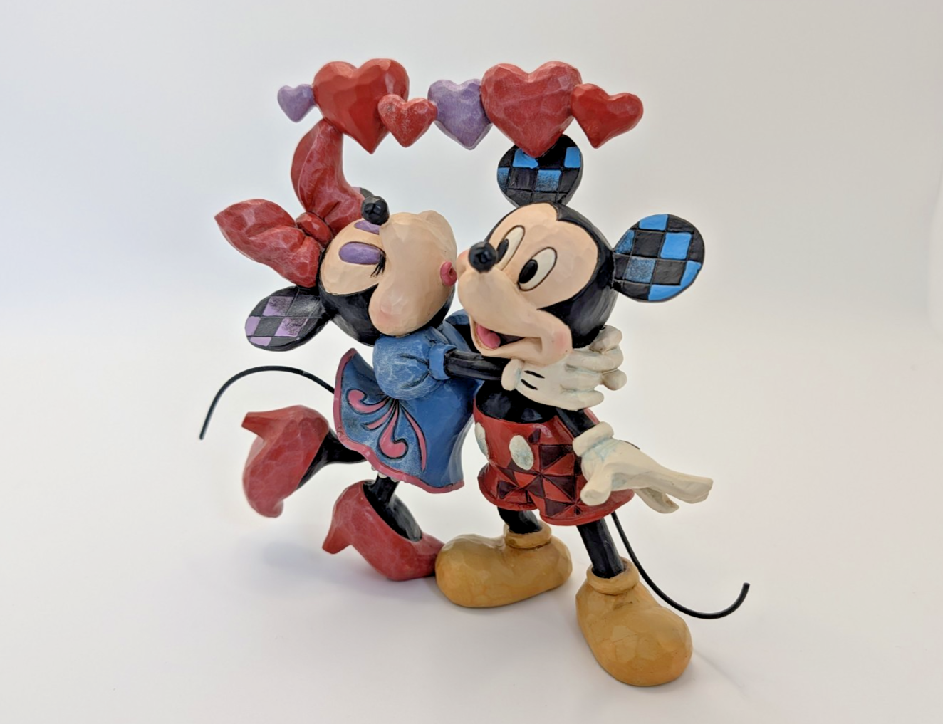Disney Traditions Showcase Mickey & Minnie Mouse Love Is In The Air Figurine3