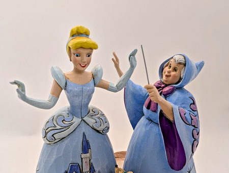 Disney Traditions Cinderella Magical Transformation 4037503 – right-side view