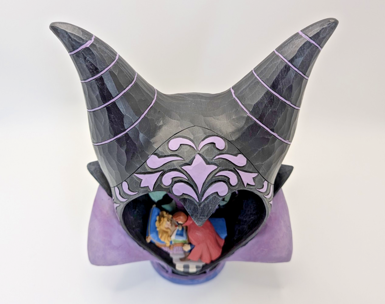 Disney Traditions True Love's Kiss Aurora Prince Philip and Maleficent figurine photo 17