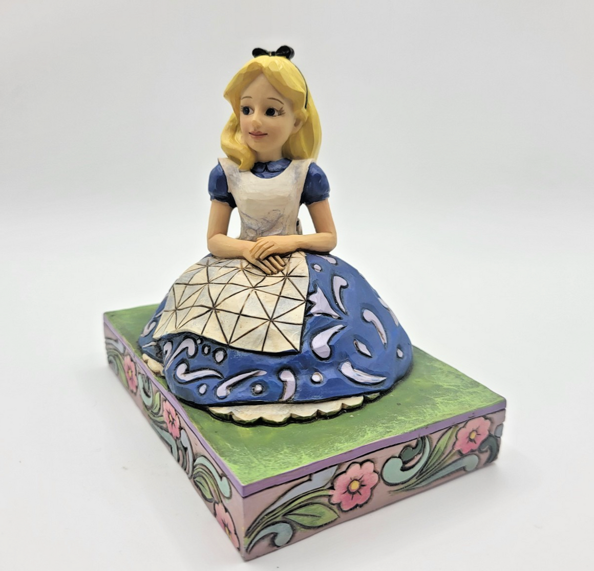 Disney Showcase Alice In Wonderland Figurine Awaiting An Adventure Ornament4