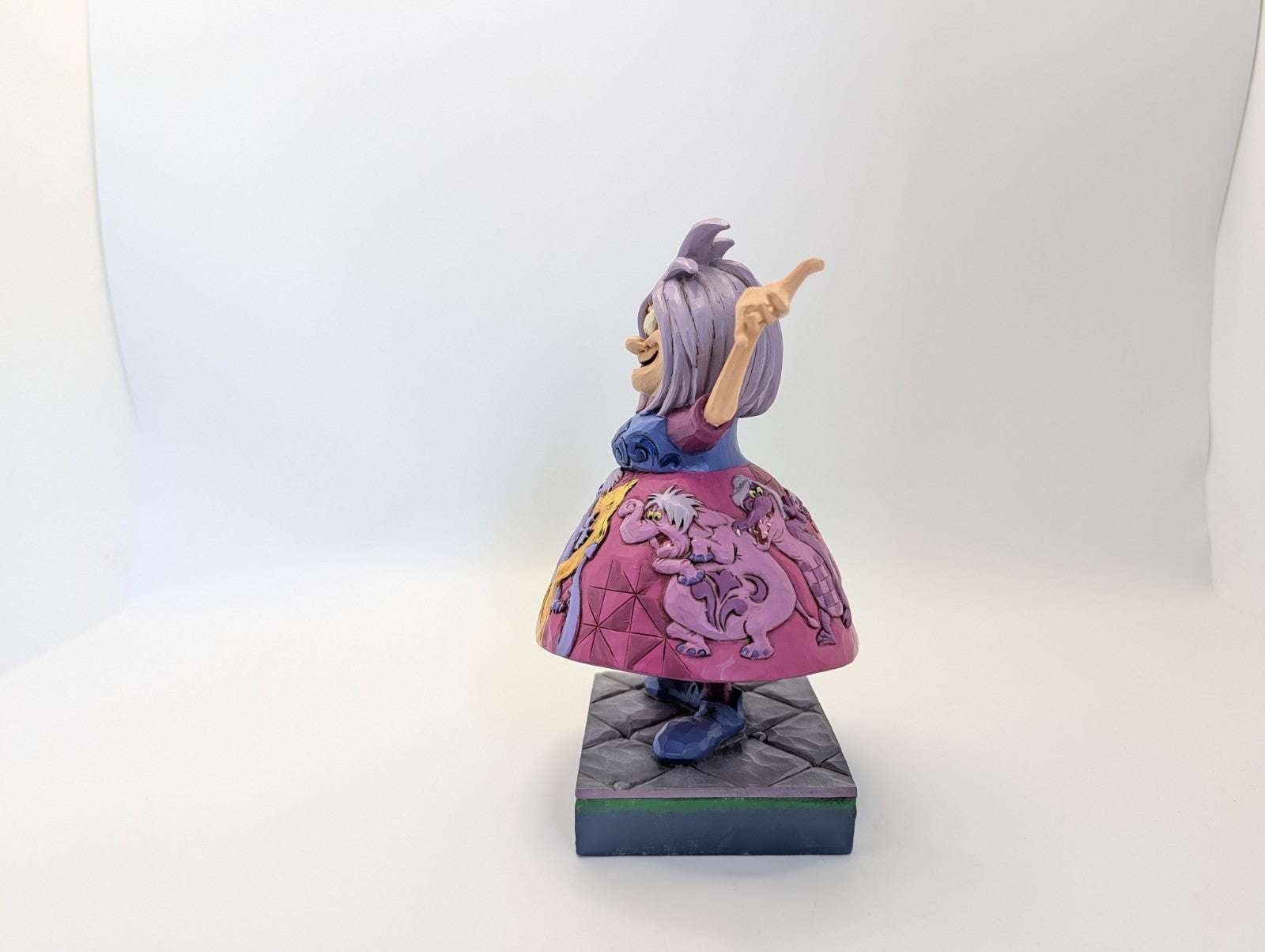 Disney Traditions Madam Mim Madcap Metamorphosis figurine photo 7