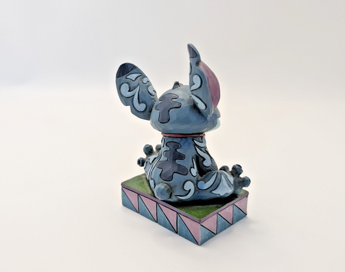 Disney Traditions Stitch Ohana Means Family figurine 4016555 base detail