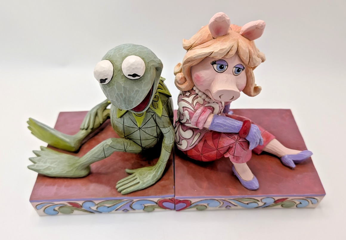 Alternate view of Disney Traditions Kermit and Miss Piggy bookends 4026093