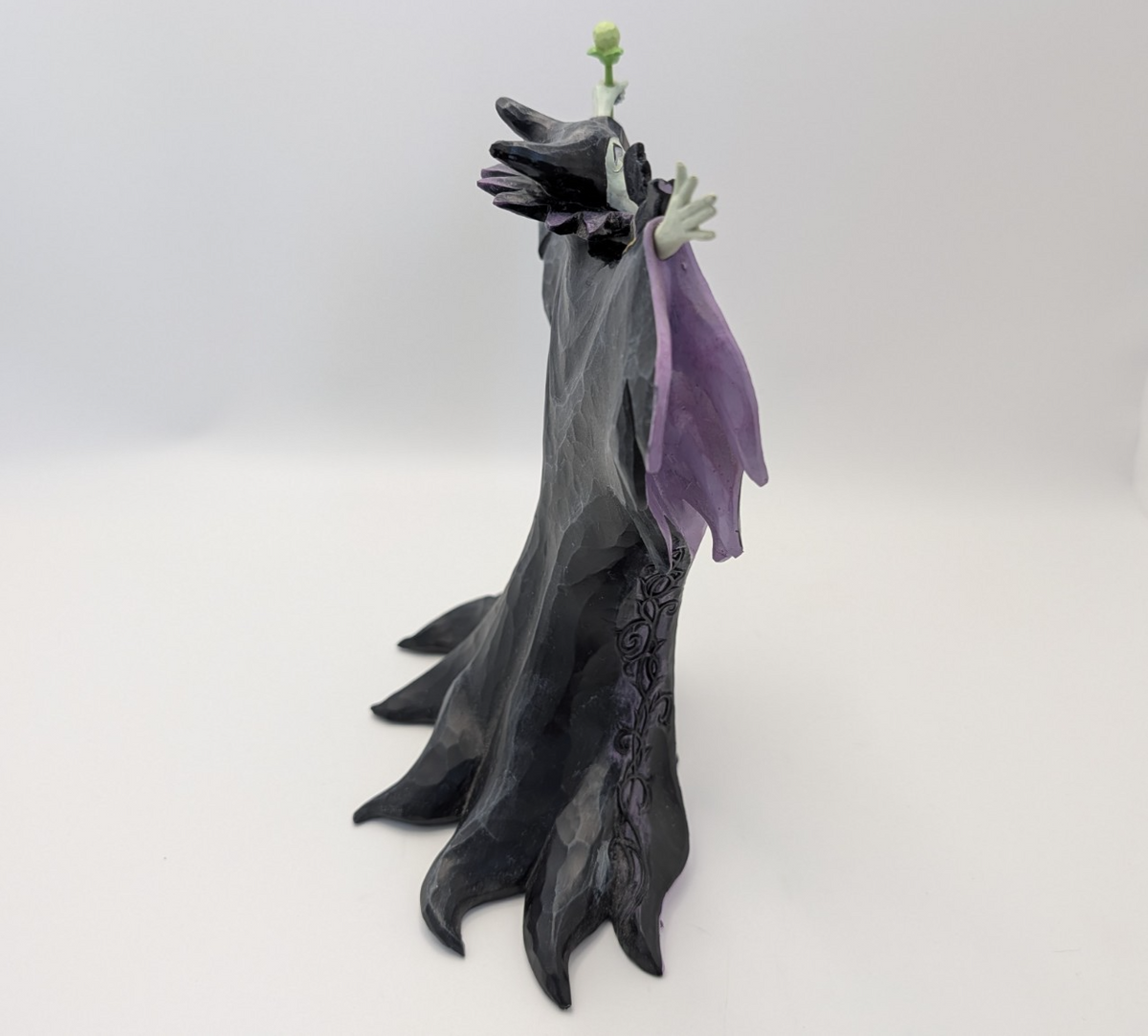 Disney Traditions Maleficent Malevolent Madness figurine 4055439 painted costume detail