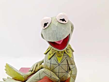 Alternate view of Disney Traditions Kermit and Miss Piggy bookends 4026093