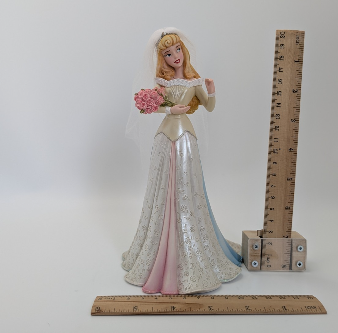 Disney Showcase Aurora Bride Sleeping Beauty unboxed figurine 4050708