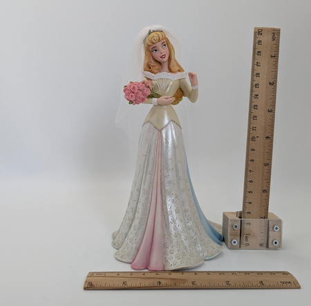Disney Showcase Aurora Bride Sleeping Beauty unboxed figurine 4050708