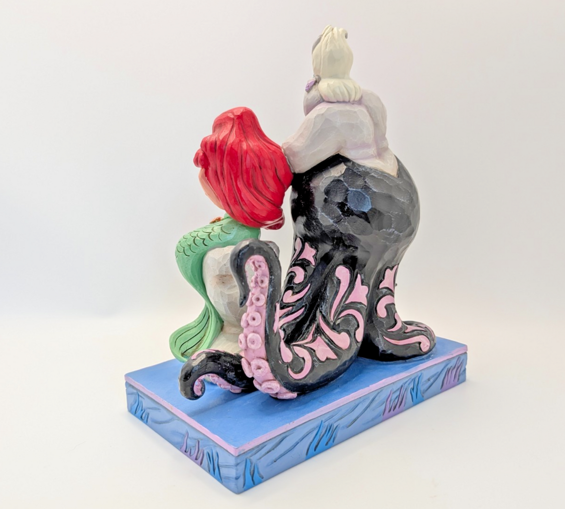 Disney Traditions Ariel and Ursula Wicked and Wishful 6010094 – base and pattern detail