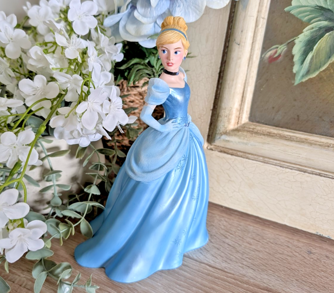 Disney Showcase Cinderella figurine 6005684