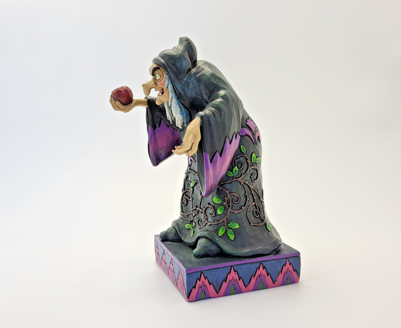 Disney Traditions Take A Bite Figurine  Old Hag Evil Queen Snow White Ornament5