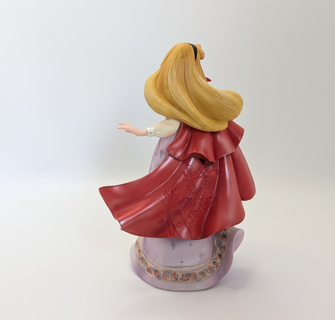Disney Showcase Aurora as Briar Rose 4055792 Couture de Force – detail and condition photograph 9