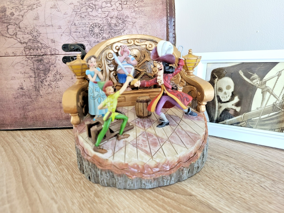 Disney Traditions Daring Duel Figurine Peter Pan Caprain Hook Scene Ornament0