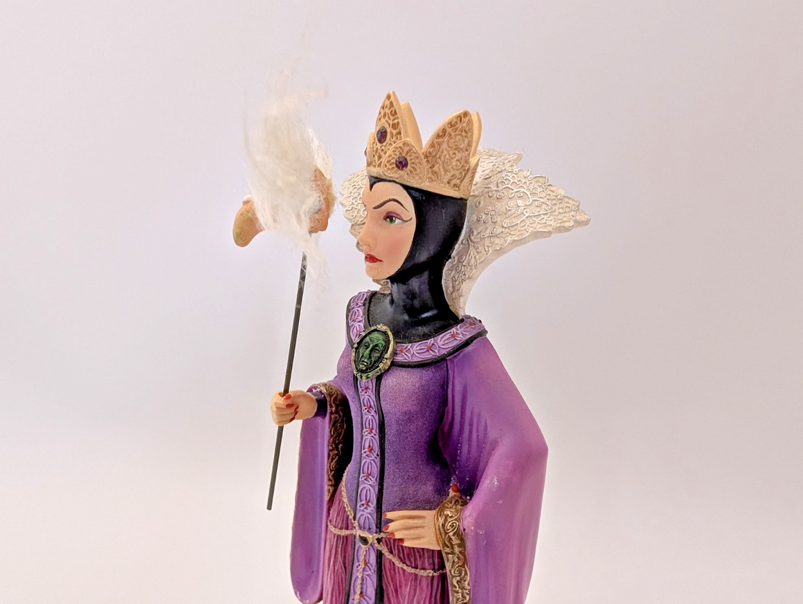 Disney Showcase Couture de Force Evil Queen Masquerade figurine photo 19