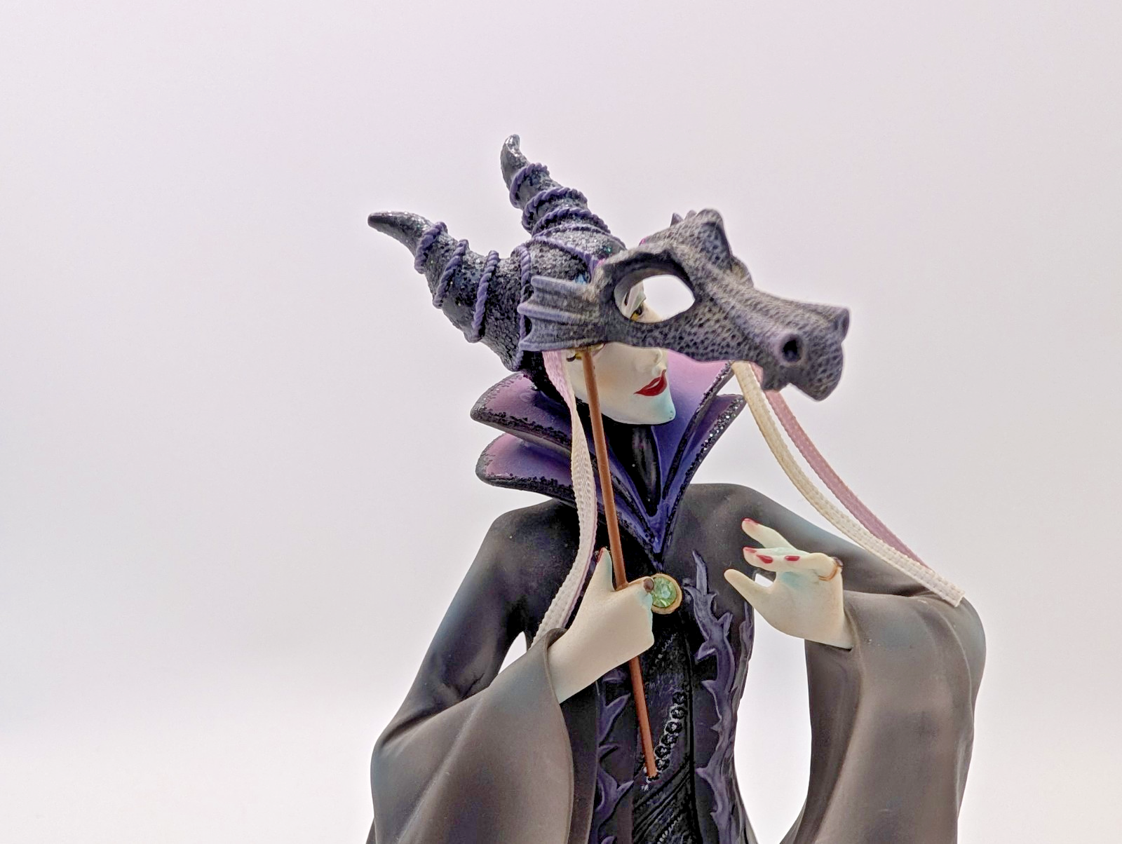 Disney Showcase Maleficent Masquerade Figurine Couture De Force Villain15