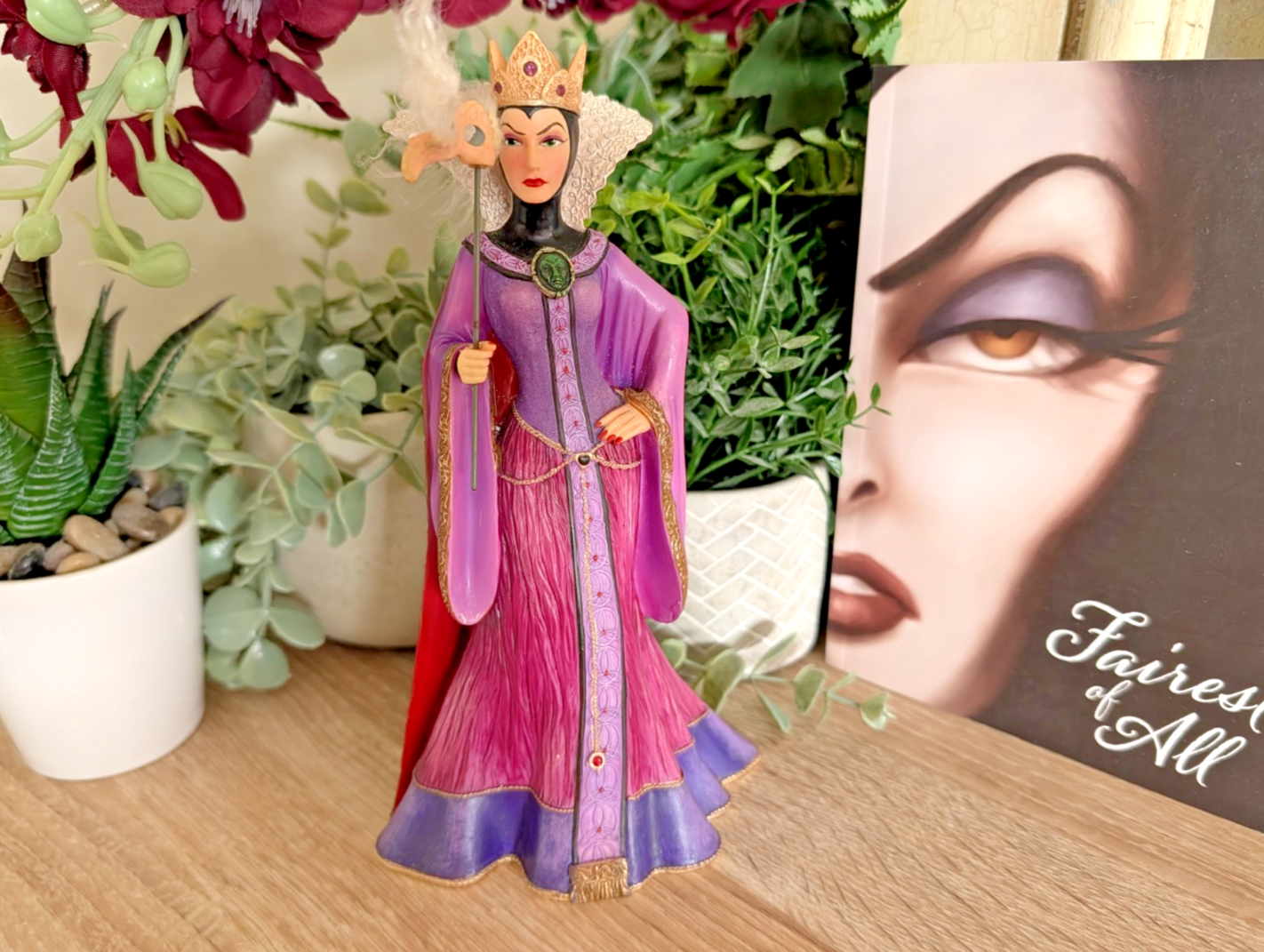 Disney Showcase Couture de Force Evil Queen Masquerade figurine photo 1