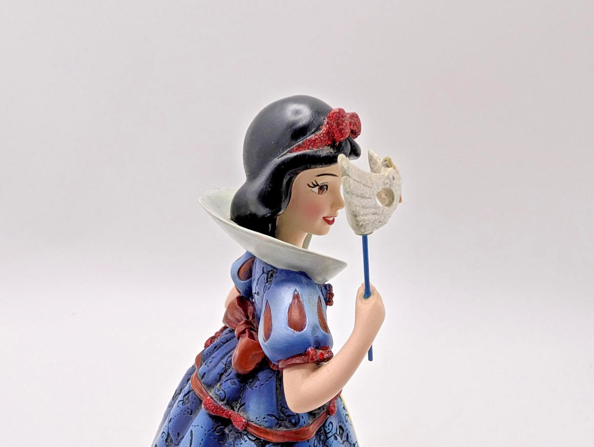 Disney Showcase Snow White Haute Couture Figurine Masquerade Boxed Mask Ball22