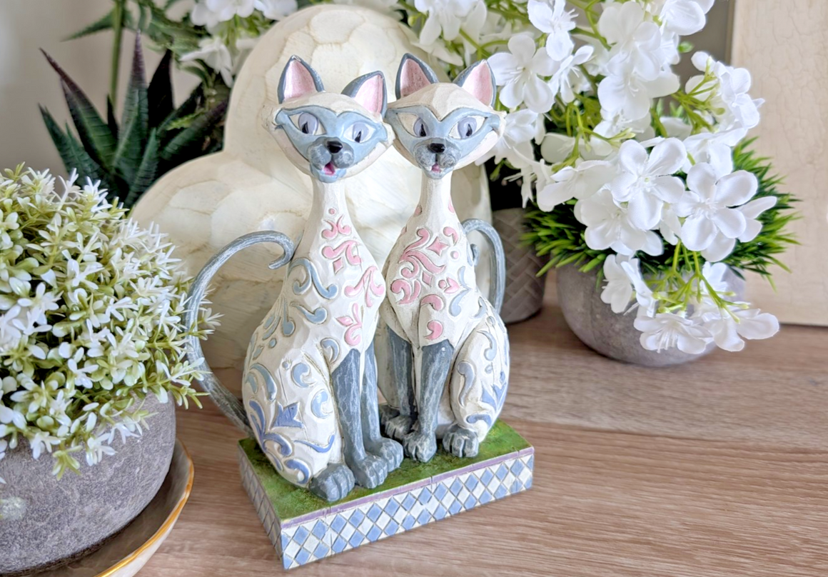 Disney Traditions Showcase Si & Am Scheming Suitors Figurine Lady & Tramp Boxed0
