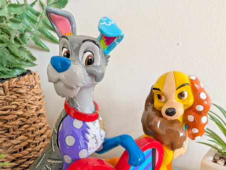 Disney Britto Lady and the Tramp 6008528 unboxed figurine - right side view