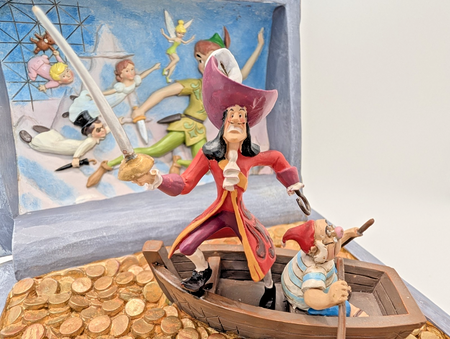 Disney Traditions Treasure-Strewn Tableau Peter Pan Figurine Captain Hook Wendy14