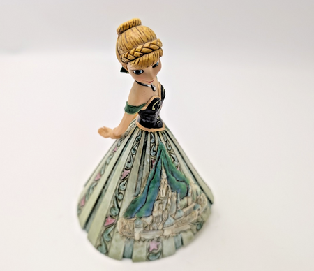 Disney Traditions Anna Arendelle Royalty 4048661 Castle Dress – detail and condition photograph 11
