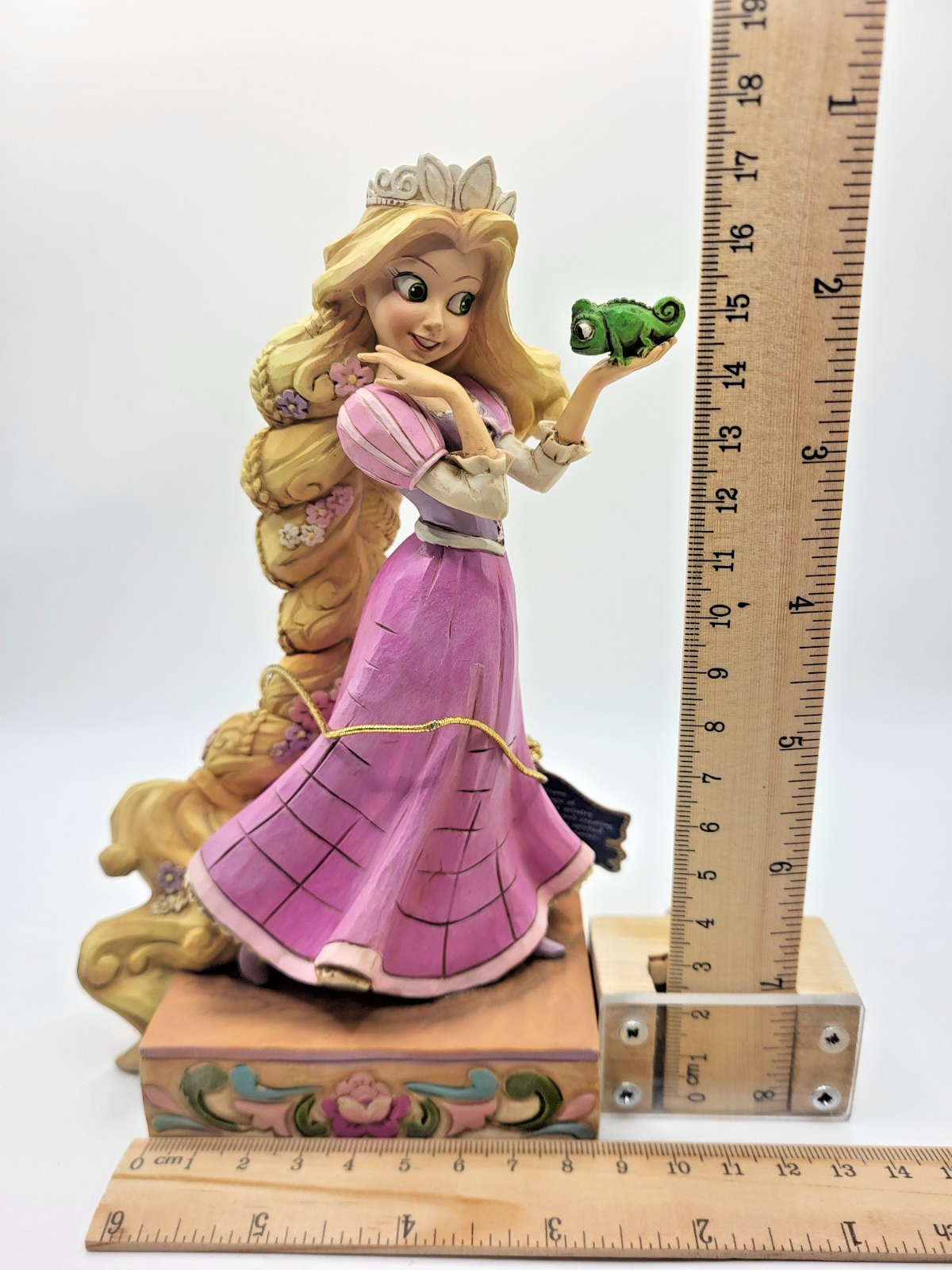 Disney Traditions Rapunzel and Pascal Loyalty and Love 4037514 figurine - view 15