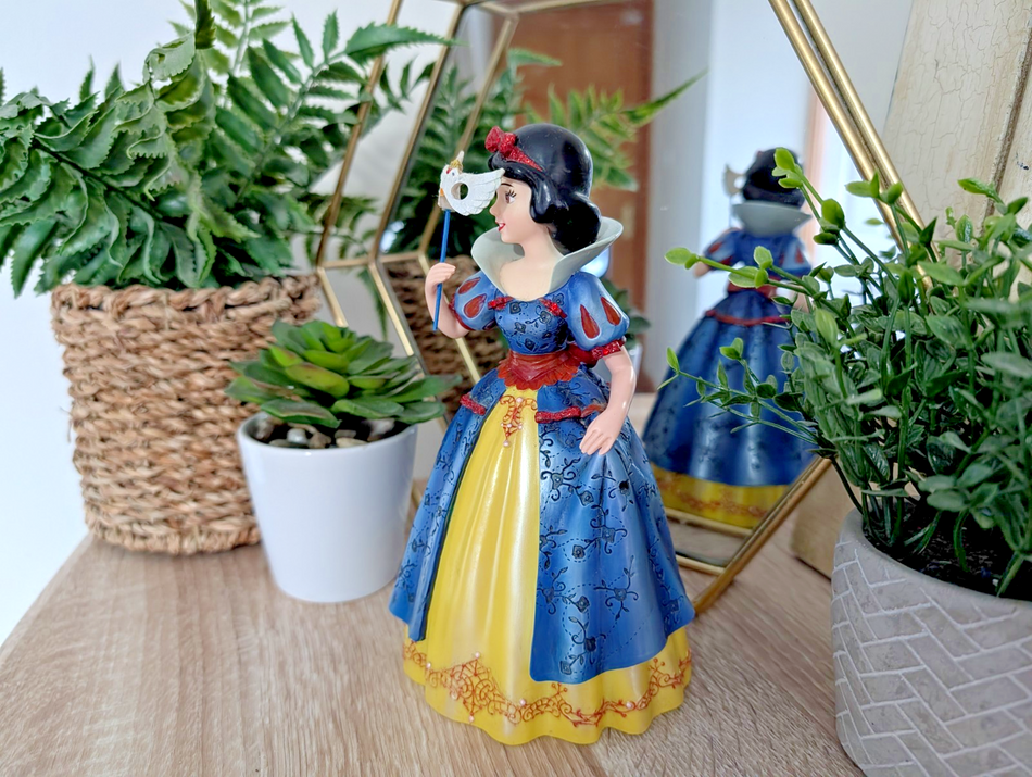 Disney Showcase Snow White Masquerade Figurine 4046625 Couture de Force