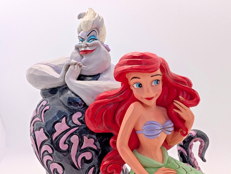 Disney Traditions Ariel and Ursula Wicked and Wishful 6010094 – right-side view