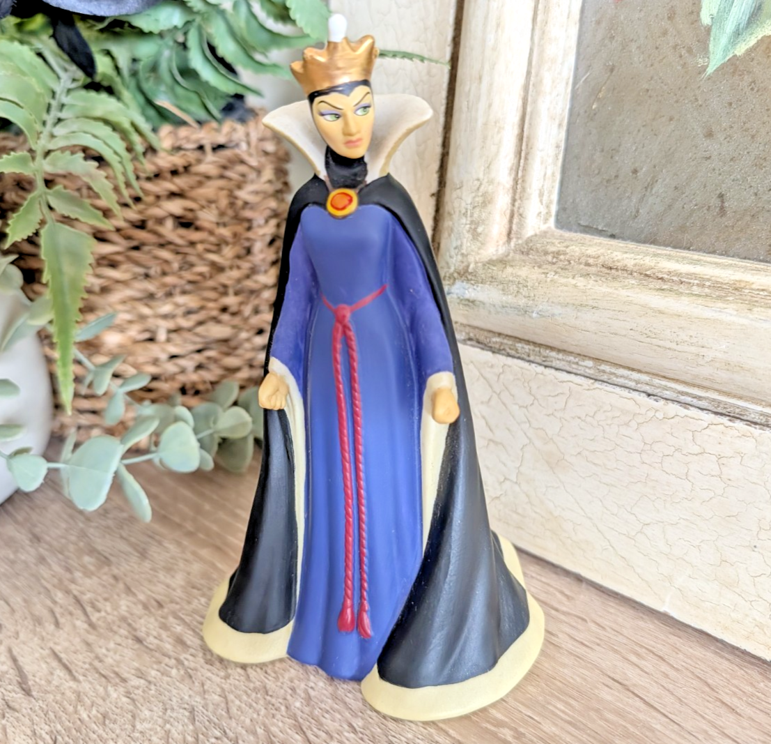 Disney Showcase Precious Moments Evil Queen Black as Night 143701 - Boxed - product view 1