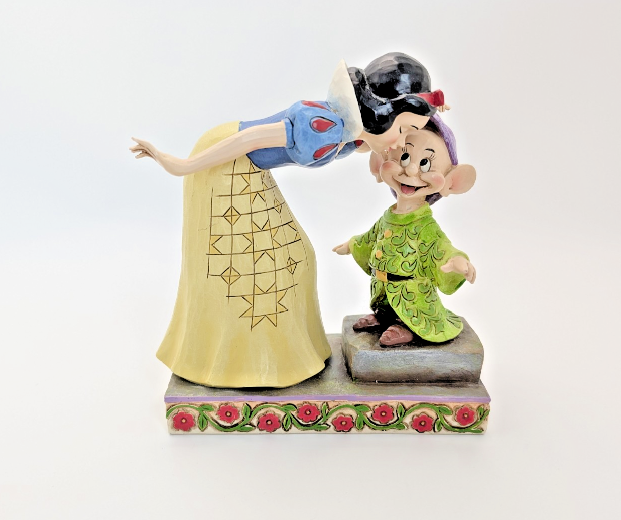 Disney Traditions Showcase Snow White & Dopey Sweetest Farewell Figurine J Shore4