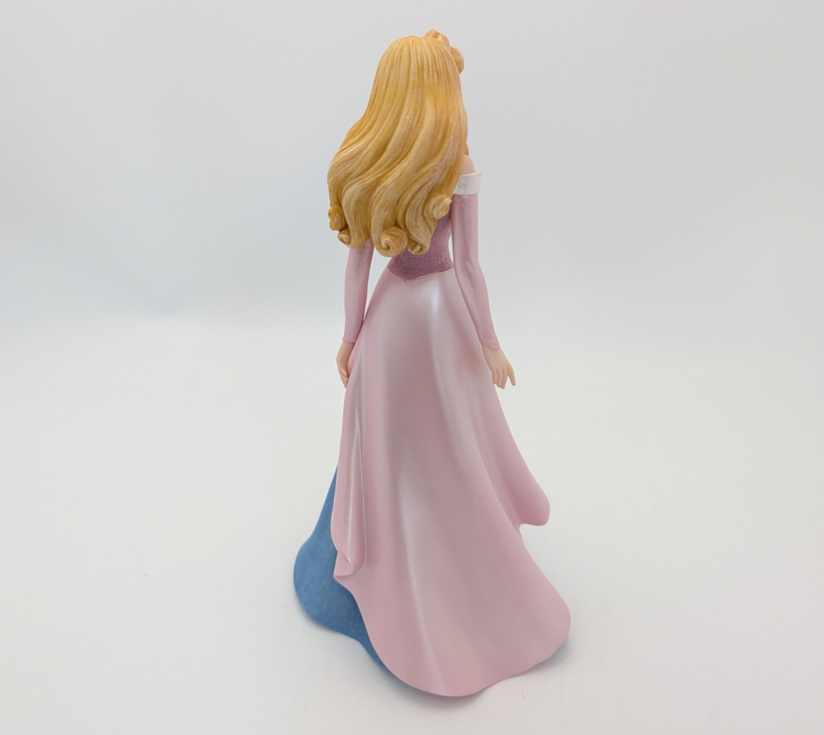 Disney Showcase Aurora Couture de Force figurine 6008690 – base view